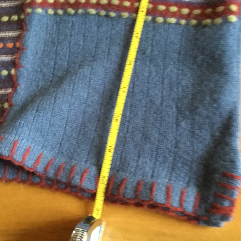 Multicolor Patchwork V-Neck Sweater - Picture 7 of 8
